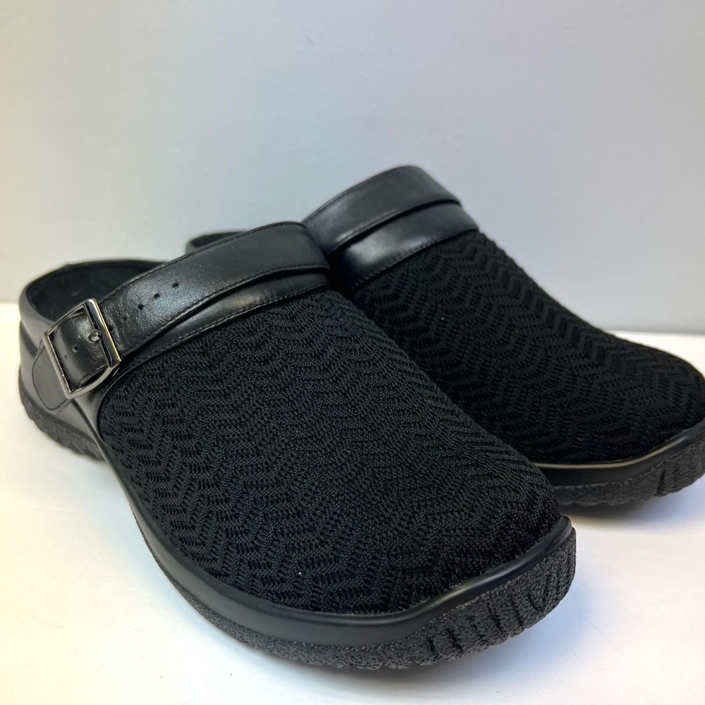 Drew - Savannah, Black Wavy, Size:7.5 Womens, Pre Owned good condition